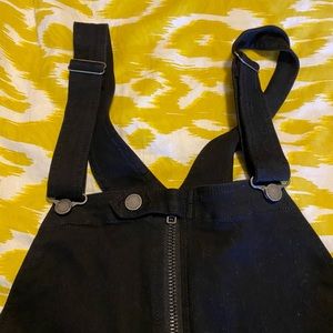 NWT Universal Standard adorable zip-up overalls in black